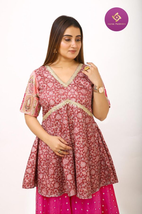 🌸 Rose Printed Peplum Kurta with Mirror Lace Detailing - Image 2